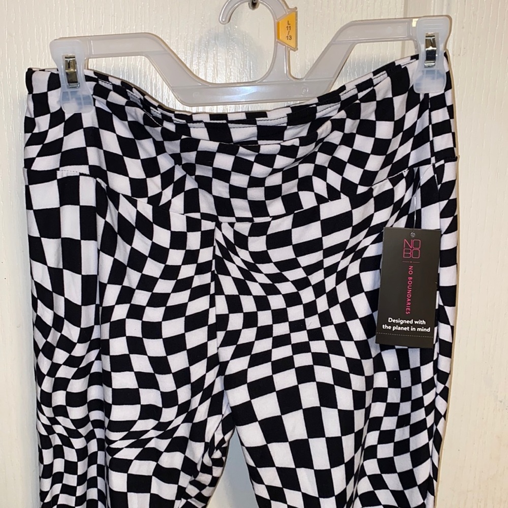 Checkered Flair Legged Leggings